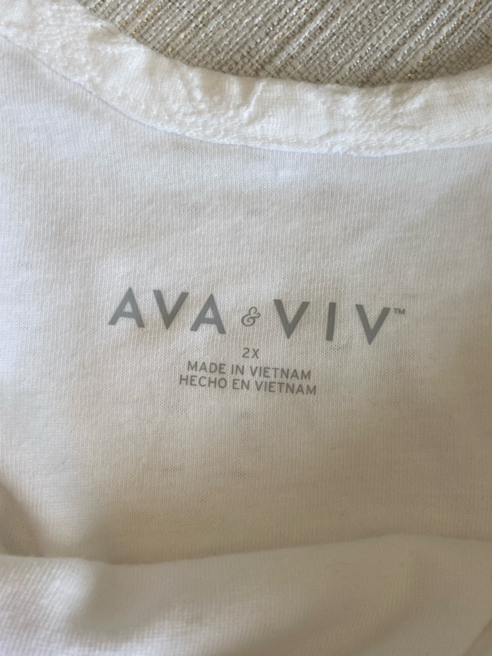 Ava & Viv White Eyelet Puff Sleeve Scoop Neck Summer Top Size 2X NWT - Picture 9 of 10
